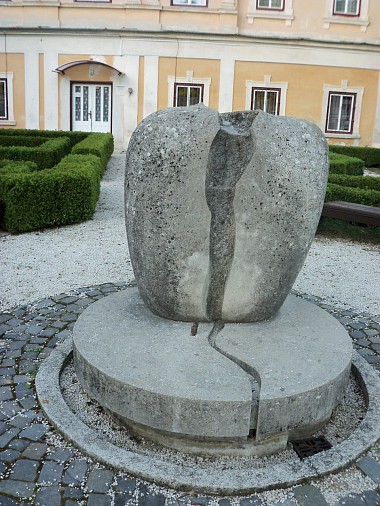100-1689.jpg