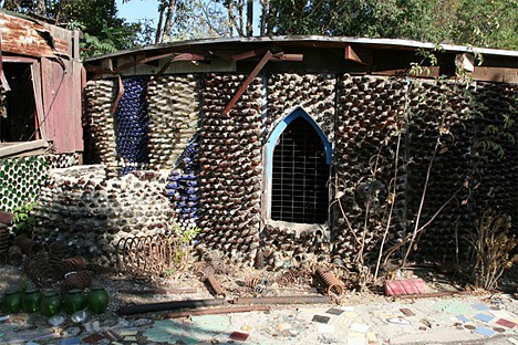 california-bottle-village-glass-bottles-recycled-building.jpg