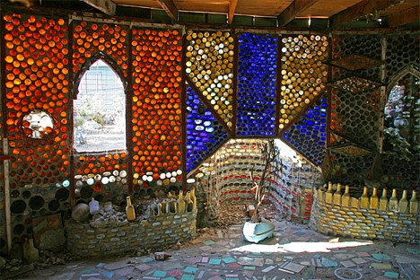 simi-valley-california-bottle-village-recycled-upcycled-buildings.jpg