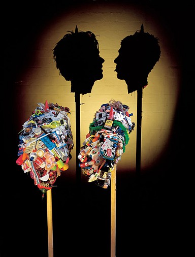 rubbish-shadow-sculptures-tim-noble-sue-webster-12.jpg