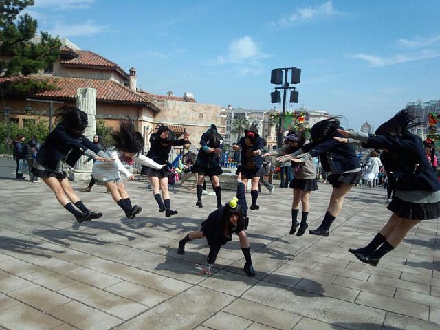 the-hottest-japanese-trend-hadokening-640-11.jpg