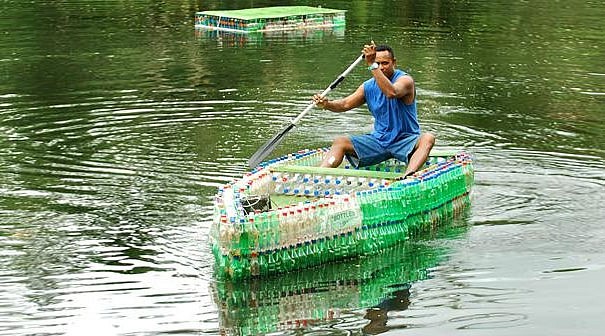 man-in-fiji-makes-boat-from-600-littered-plastic-bottles-1.jpg