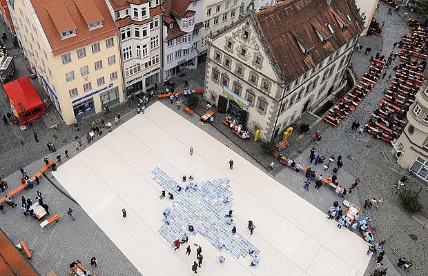 Takto sa skladalo 1 076 280 dielikov puzzle v Ravensburgu