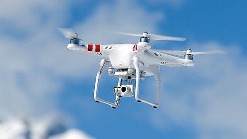 dji-phantom-2-visionplusquadcopter.jpg