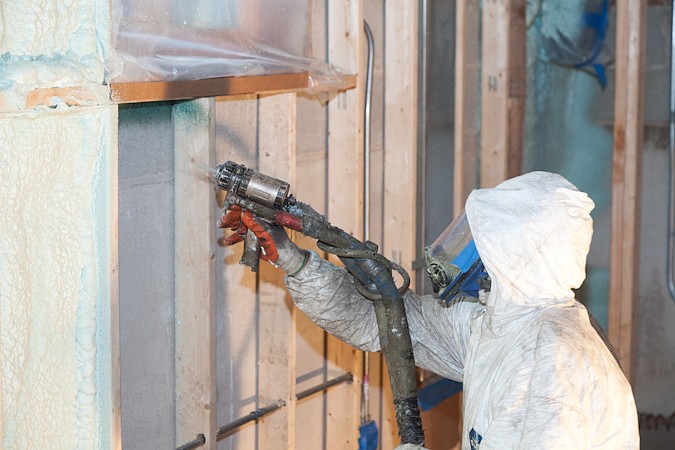 closed-cell-spray-foam-insulation-in-wall-zdroj-google.sk.jpg