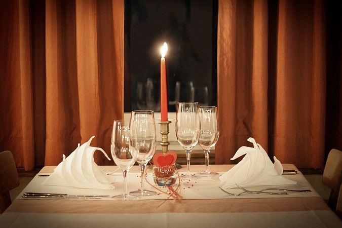 table-decoration-1449232-1920.jpg
