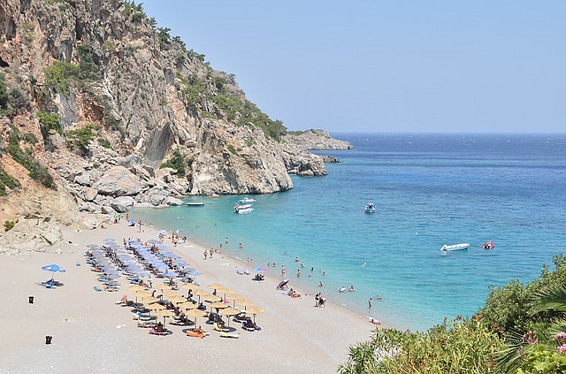 beach-882792-640.jpg