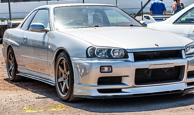 nissan-skyline-3546824-640.jpg
