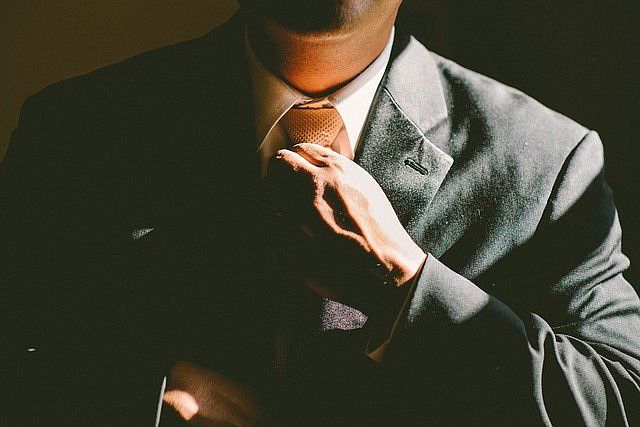 tie-690084-640.jpg