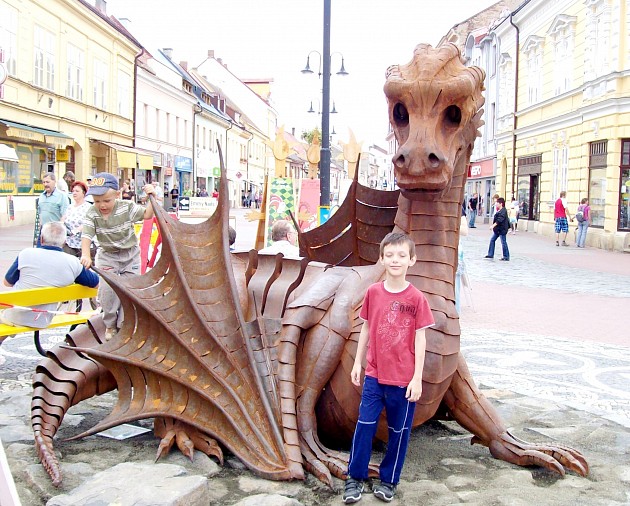 Symbol festivalu pohádek. Drak, který ještě nemáte jméno. Pojmenujete jej?