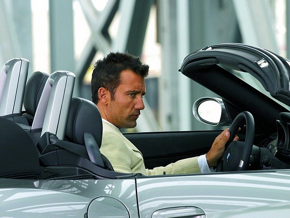 the-hire-clive-owen-driving.jpg