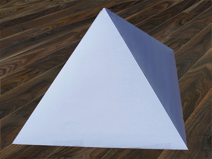 Model malej pyramídy z papiera