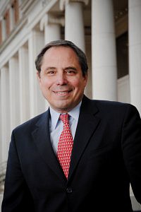 Prof. David Francko, vedúci tímu biológov Alabamskej univerzity