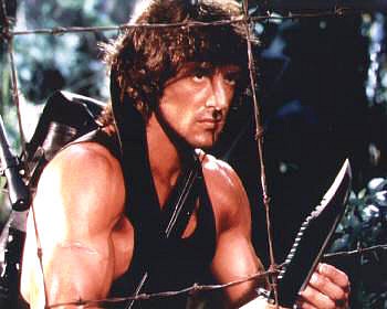 John Rambo, alias Sylvester Stallone s upraveným nožom Bowie